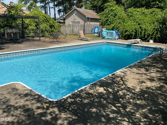 1206 E Cumberland Street, Dunn, NC 28334