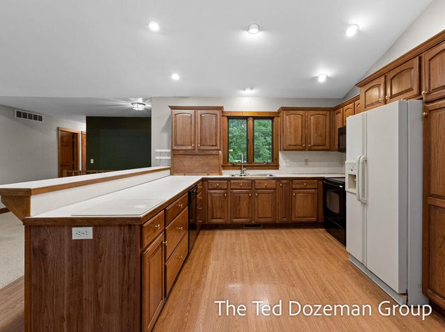 16565 Greenly Street, Park Twp, MI 49424