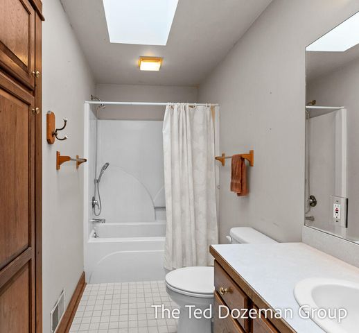 16565 Greenly Street, Park Twp, MI 49424