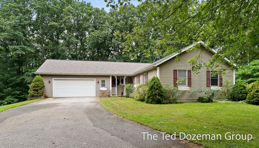 16565 Greenly Street, Park Twp, MI 49424