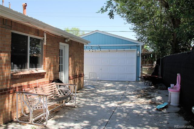8980 Hickory Place, Denver, CO 80229