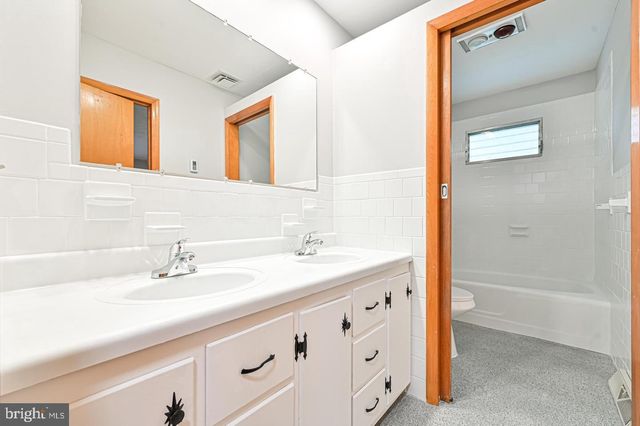 312 HENDERSON AVE, Millville, NJ 08332