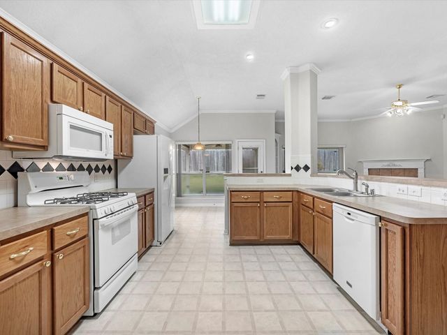 16650 Bluefin Street, Crosby, TX 77532