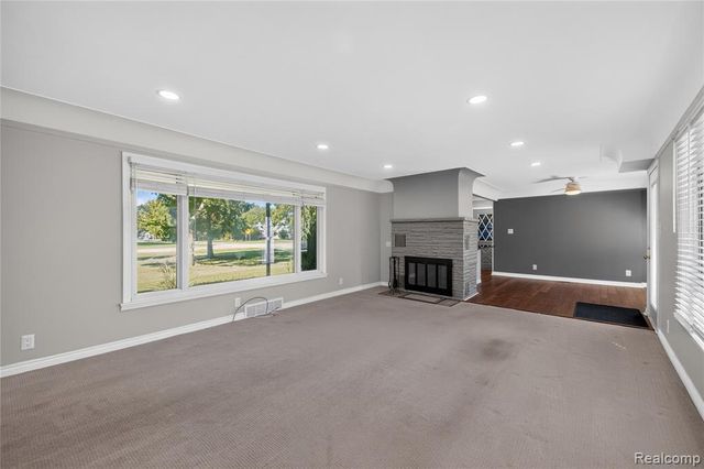 21263 Meridian Road, Grosse Ile, MI 48138