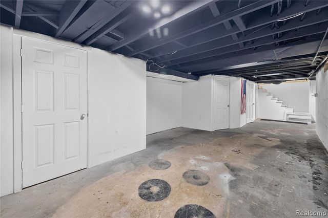 21263 Meridian Road, Grosse Ile, MI 48138
