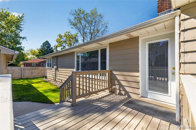 21263 Meridian Road, Grosse Ile, MI 48138
