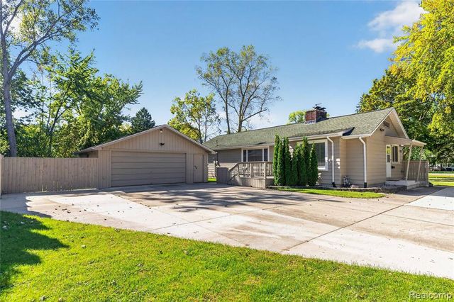 21263 Meridian Road, Grosse Ile, MI 48138