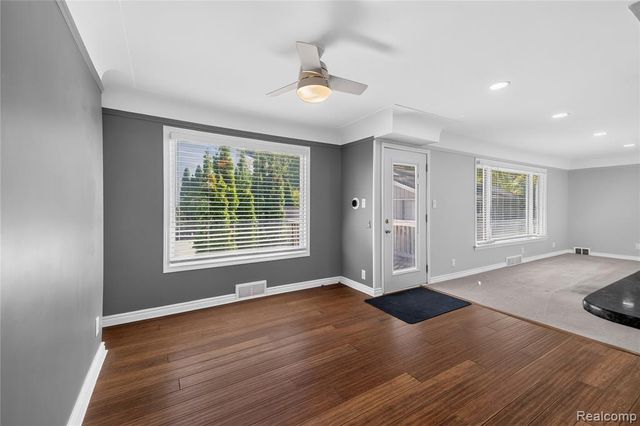 21263 Meridian Road, Grosse Ile, MI 48138