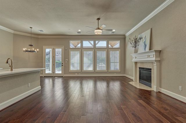 91 W Racing Cloud Court, The Woodlands, TX 77381