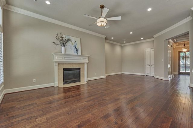 91 W Racing Cloud Court, The Woodlands, TX 77381