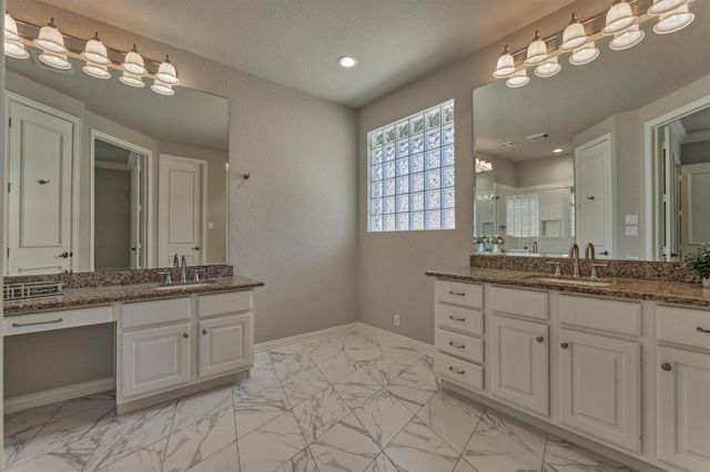 91 W Racing Cloud Court, The Woodlands, TX 77381