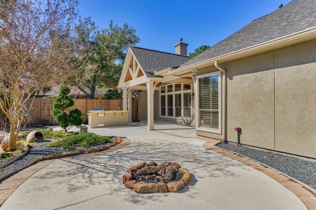 91 W Racing Cloud Court, The Woodlands, TX 77381