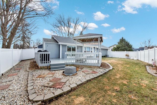 7900 W Drexel AVENUE, Franklin, WI 53132