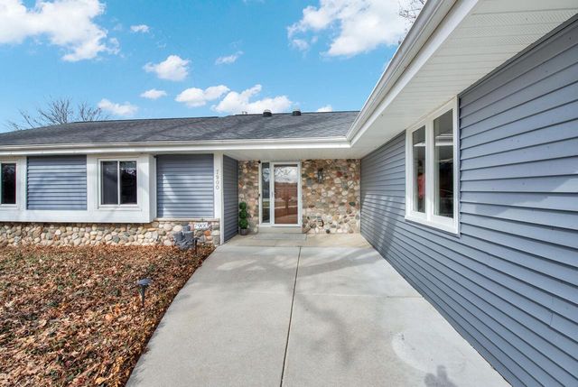 7900 W Drexel AVENUE, Franklin, WI 53132