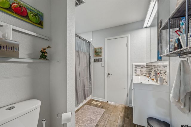 3023 County Road 3108, Jacksonville, TX 75766