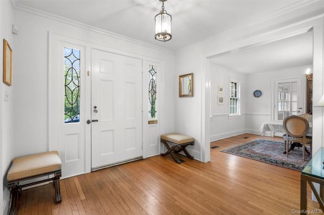27 Oak Avenue, Larchmont, NY 10538