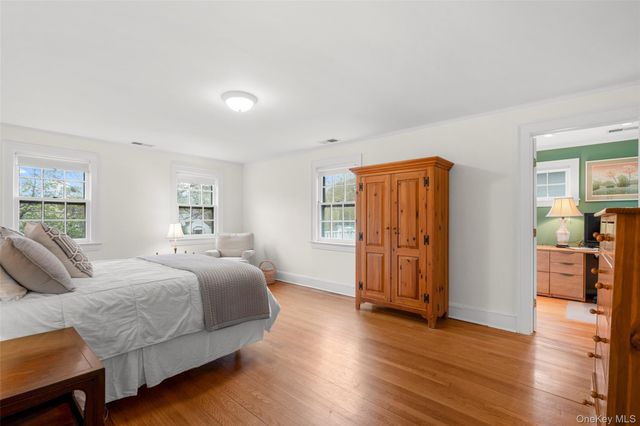 27 Oak Avenue, Larchmont, NY 10538
