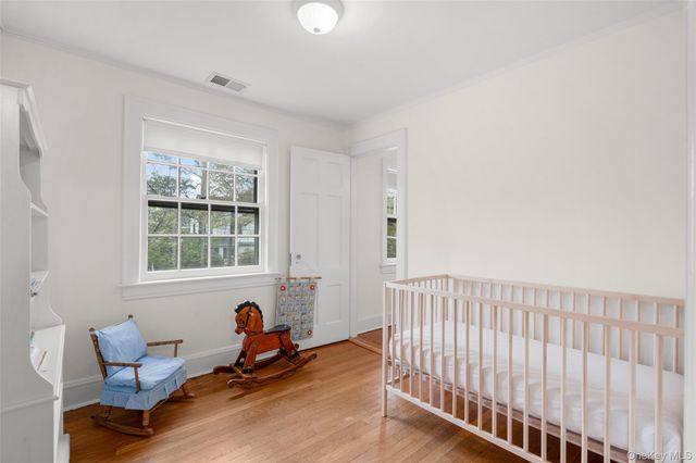 27 Oak Avenue, Larchmont, NY 10538