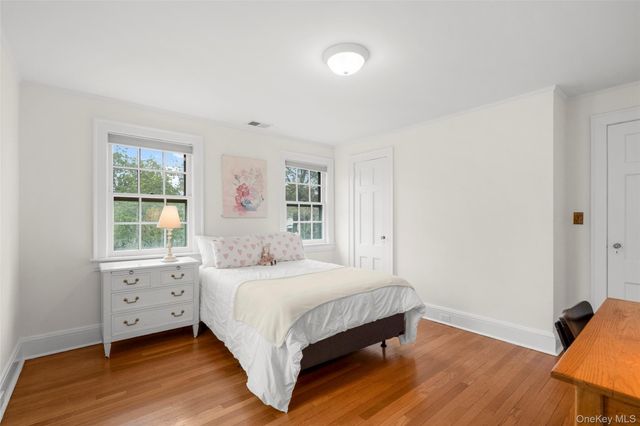 27 Oak Avenue, Larchmont, NY 10538