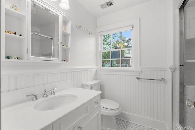 27 Oak Avenue, Larchmont, NY 10538