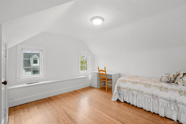 27 Oak Avenue, Larchmont, NY 10538