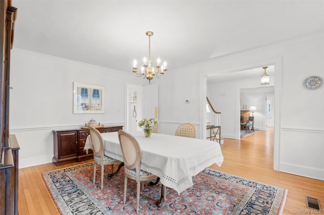27 Oak Avenue, Larchmont, NY 10538