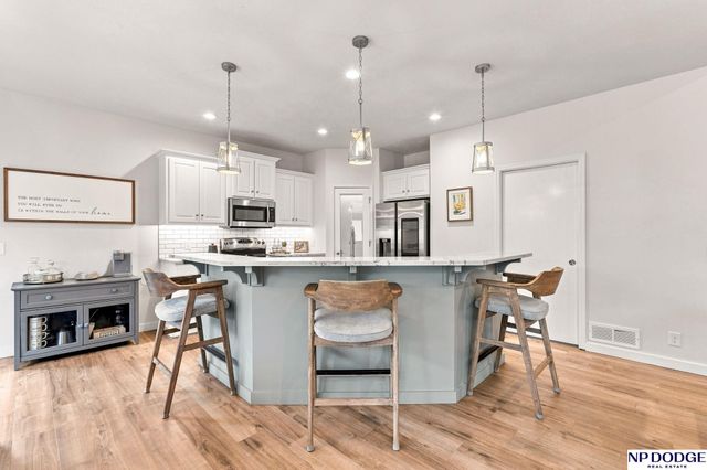 19302 K Circle, Omaha, NE 68135