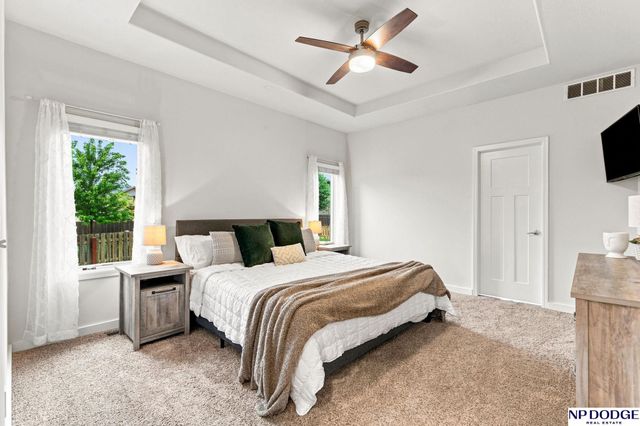 19302 K Circle, Omaha, NE 68135