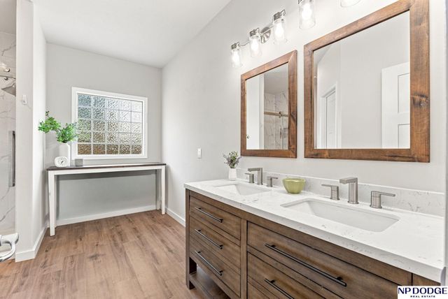 19302 K Circle, Omaha, NE 68135