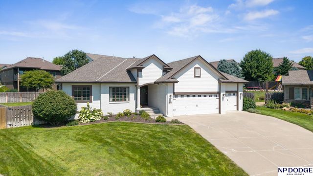 19302 K Circle, Omaha, NE 68135