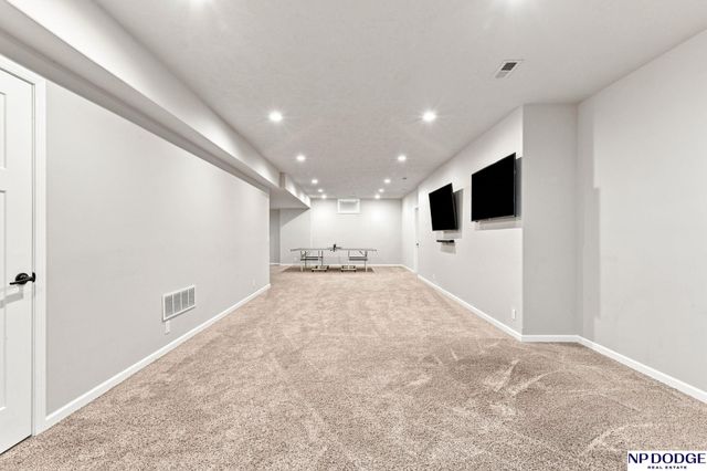 19302 K Circle, Omaha, NE 68135