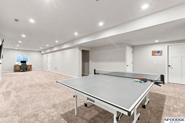 19302 K Circle, Omaha, NE 68135