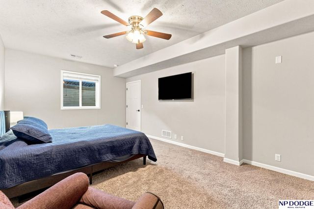19302 K Circle, Omaha, NE 68135