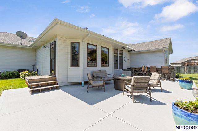19302 K Circle, Omaha, NE 68135