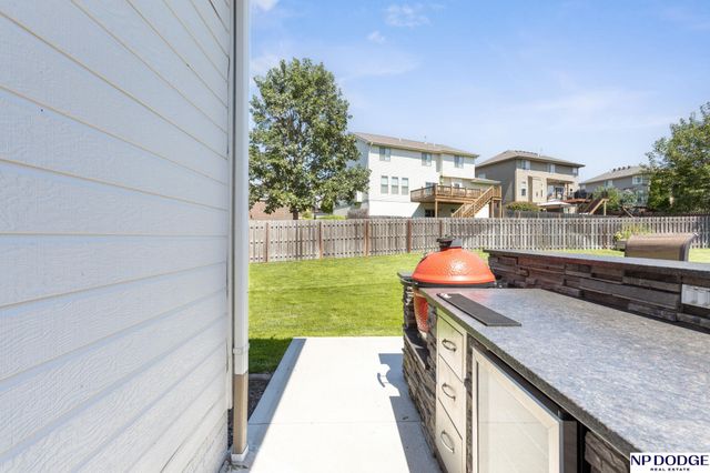 19302 K Circle, Omaha, NE 68135