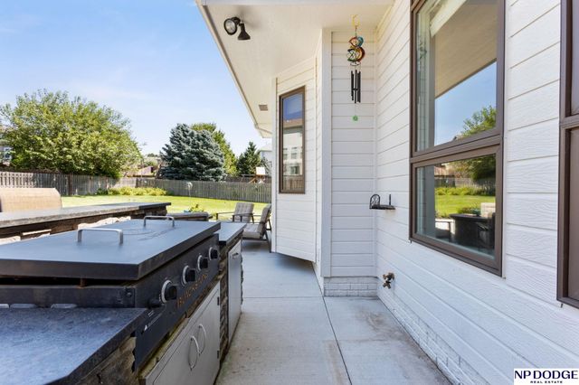 19302 K Circle, Omaha, NE 68135