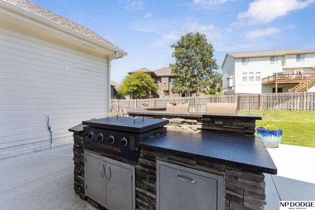 19302 K Circle, Omaha, NE 68135