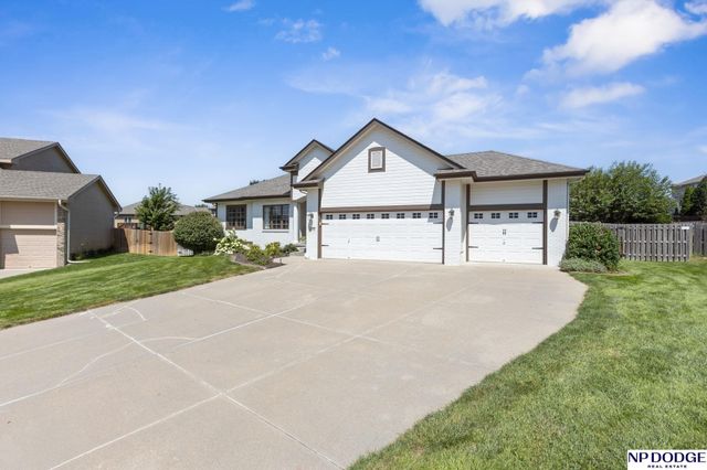 19302 K Circle, Omaha, NE 68135