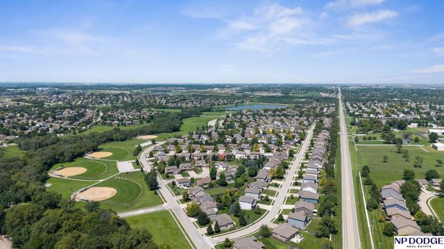 19302 K Circle, Omaha, NE 68135