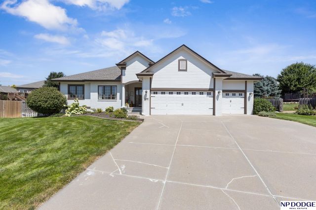 19302 K Circle, Omaha, NE 68135