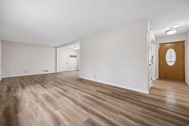 9858 93rd Place N, Maple Grove, MN 55369