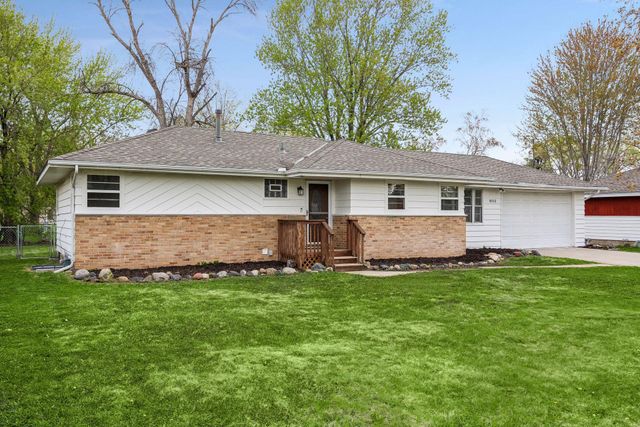 9858 93rd Place N, Maple Grove, MN 55369