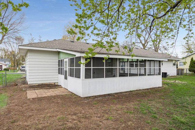 9858 93rd Place N, Maple Grove, MN 55369