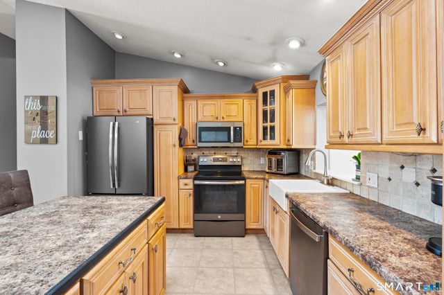 245 Reeds Gap Road, North Branford, CT 06472