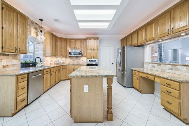 17931 Silver Ash Lane, Houston, TX 77095