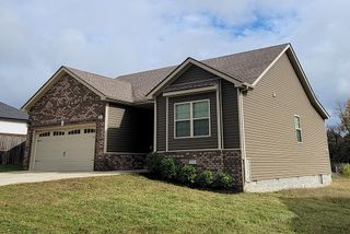 832 Lutz Ln, Clarksville, TN 37042