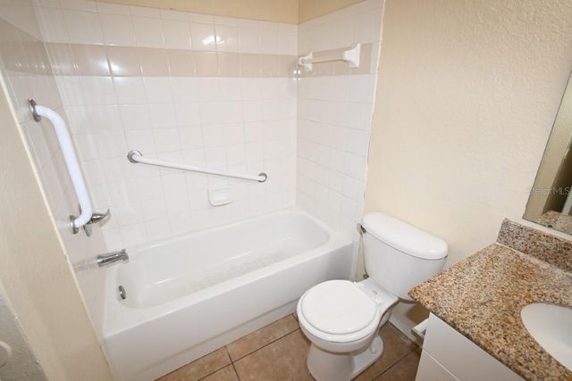 36122 LAKE CHASE BOULEVARD 104, Zephyrhills, FL 33541