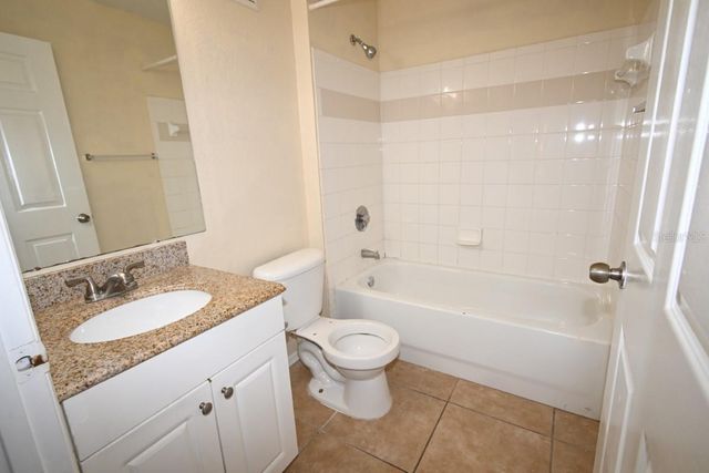 36122 LAKE CHASE BOULEVARD 104, Zephyrhills, FL 33541