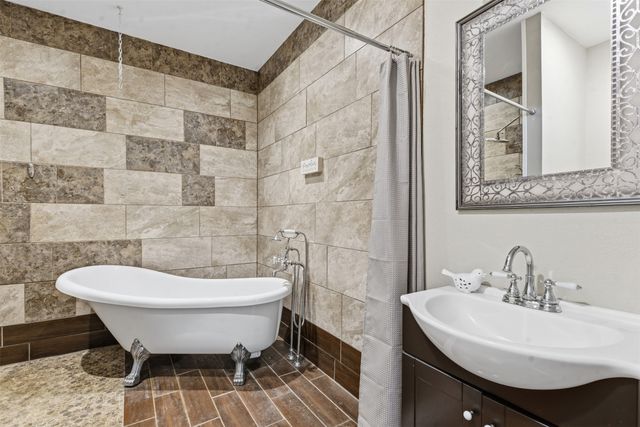 894 Hcr 1429, Covington, TX 76636