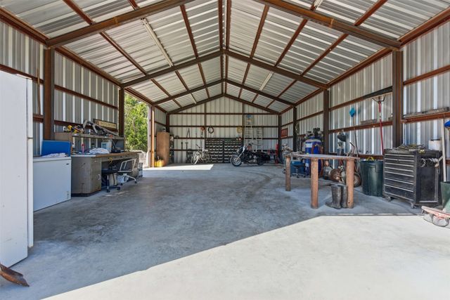 894 Hcr 1429, Covington, TX 76636